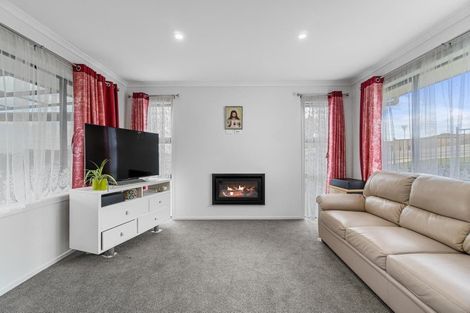 Photo of property in 2 Celeste Terrace, Peacocke, Hamilton, 3206