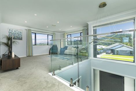 Photo of property in 7 Sir Lincoln Drive, Kumeu, 0810