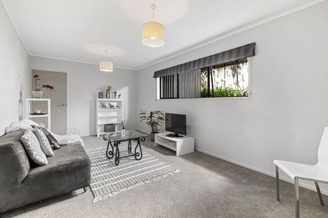 Photo of property in 32 Mcdowell Crescent, Hillcrest, Auckland, 0627