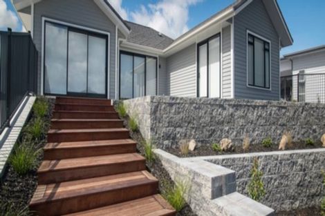 Photo of property in 23 Robert Might Road, Kumeu, 0810