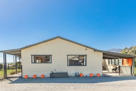 Photo of property in 166a Torea Street, Granity, 7823