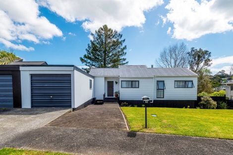 Photo of property in 60 Robbies Road, Shelly Park, Auckland, 2014