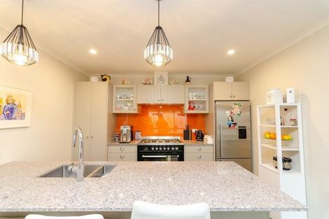 Photo of property in 27 Feist Street, Carterton, 5713