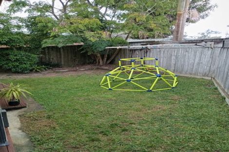 Photo of property in 2 Preston Avenue, Henderson, Auckland, 0610