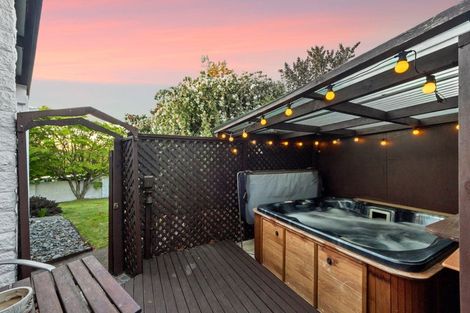 Photo of property in 73 Warren Crescent, Hillmorton, Christchurch, 8025