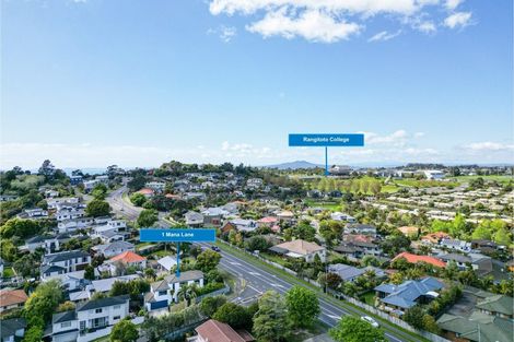 Photo of property in 1 Mana Lane, Pinehill, Auckland, 0632