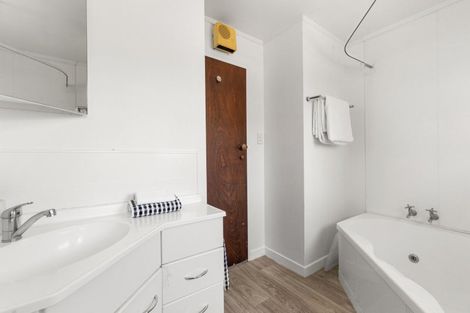 Photo of property in 37 Ngarimu Crescent, Taradale, Napier, 4112