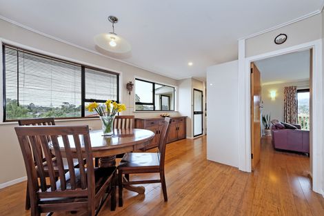 Photo of property in 55 La Rosa Street, Green Bay, Auckland, 0604