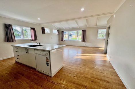 Photo of property in 4 Matai Road, Stanmore Bay, Whangaparaoa, 0932