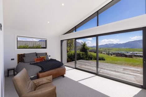 Photo of property in 52 Jacks Point Rise, Jacks Point, Queenstown, 9371