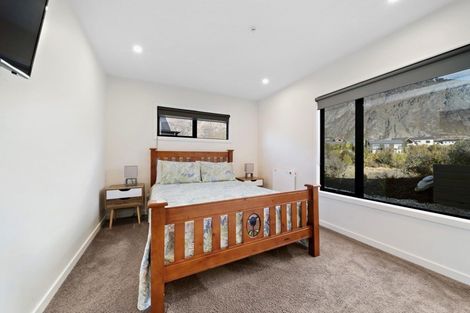Photo of property in 10 Falconer Rise, Jacks Point, Queenstown, 9371