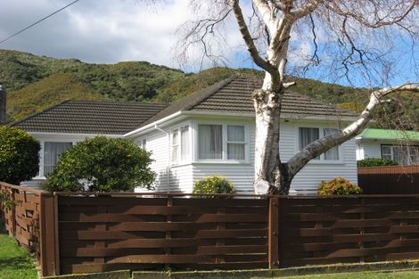 Photo of property in 83 Peel Place, Wainuiomata, Lower Hutt, 5014