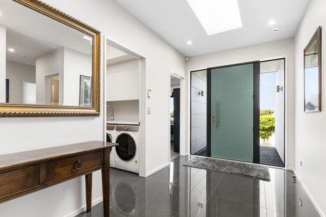 Photo of property in 1 Bargrove Close, Halswell, Christchurch, 8025