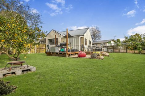 Photo of property in 12 Tilbrook Place, Papakura, 2110