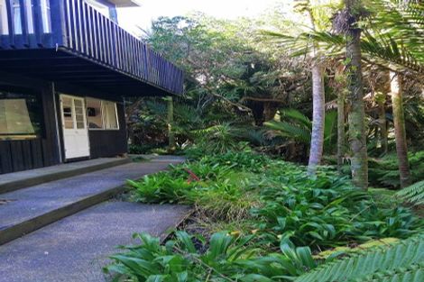 Photo of property in 10-12 Glenesk Road, Piha, New Lynn, 0772