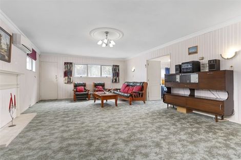Photo of property in 14 Dennis Avenue, Hillpark, Auckland, 2102