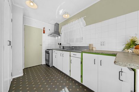 Photo of property in 9 Chibnall Place, Conifer Grove, Takanini, 2112