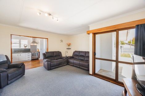 Photo of property in 34 Ruamahanga Crescent, Terrace End, Palmerston North, 4410
