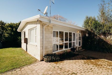 Photo of property in 2/204a Park Road South, Akina, Hastings, 4122