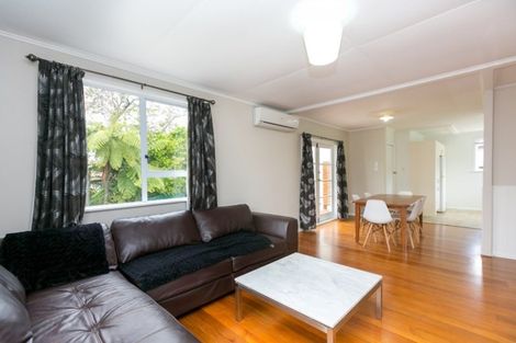 Photo of property in 13 Regent Place, Blagdon, New Plymouth, 4310