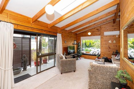 Photo of property in 14 Camellia Place, Hamilton Lake, Hamilton, 3204