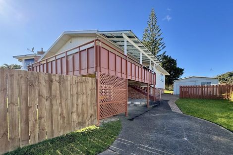 Photo of property in 16 Carole Crescent, Pakuranga, Auckland, 2010