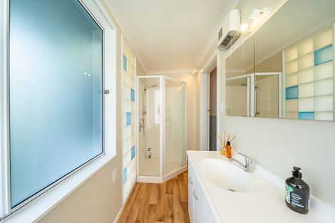 Photo of property in 31 Heretaunga Square, Silverstream, Upper Hutt, 5019