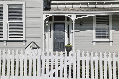 Photo of property in 8 Morley Street, New Plymouth, 4310
