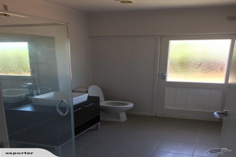 Photo of property in 2/26 Bayview Road, Hauraki, Auckland, 0622