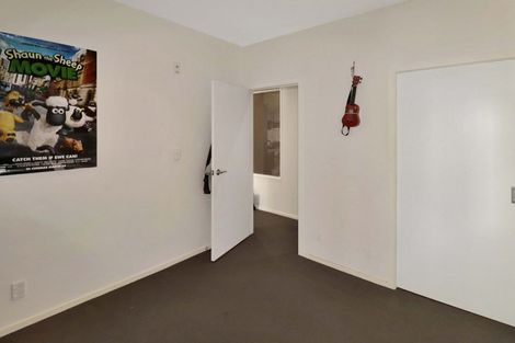 Photo of property in Las Olas De Cuba, 4/35 Torrens Terrace, Mount Cook, Wellington, 6011