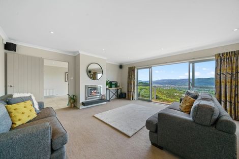 Photo of property in 34 Arahiwi Grove, Tirohanga, Lower Hutt, 5010