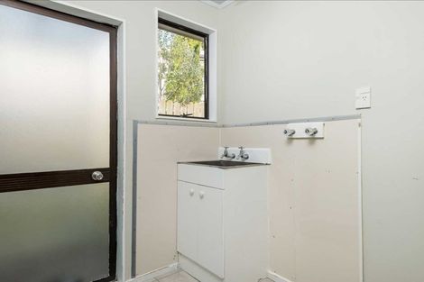 Photo of property in 12 Halloran Place, Massey, Auckland, 0614