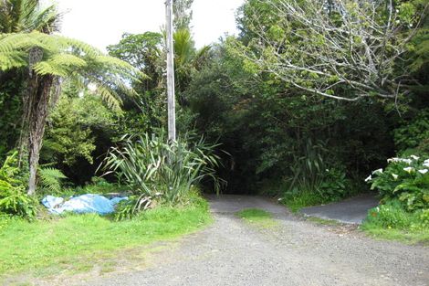 Photo of property in 888 West Coast Road, Waiatarua, Auckland, 0604