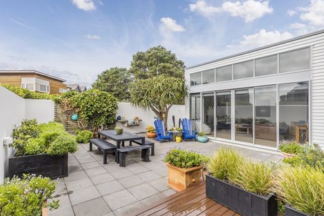 Photo of property in 14 Boardwalk Lane, Seatoun, Wellington, 6022