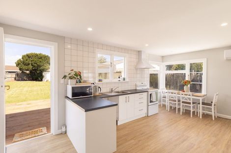 Photo of property in 66 Marlow Road, Aranui, Christchurch, 8061