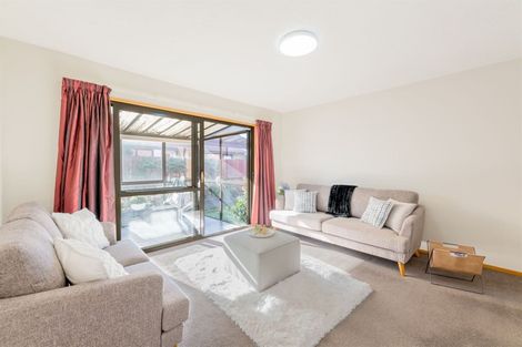Photo of property in 18 Westgrove Avenue, Avonhead, Christchurch, 8042