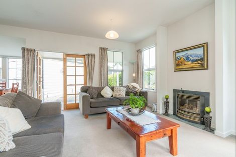 Photo of property in 12 Fletcher Way, Arrowtown, 9302