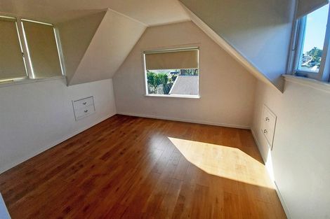 Photo of property in 72a Carlisle Road, Browns Bay, Auckland, 0632