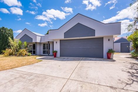 Photo of property in 2 Tainui Street, Raumati Beach, Paraparaumu, 5032