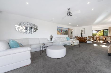 Photo of property in 1/60 Milford Road, Milford, Auckland, 0620