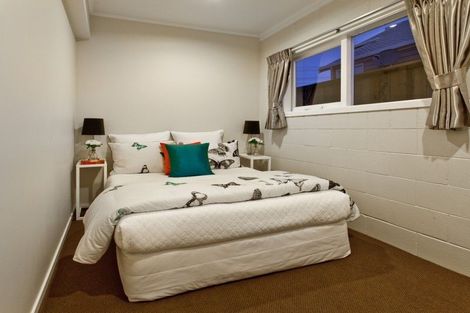 Photo of property in 134 East Coast Road, Forrest Hill, Auckland, 0620