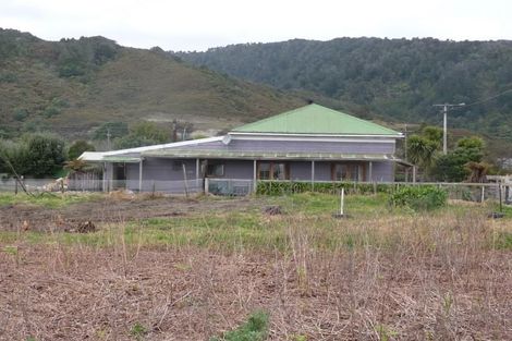 Photo of property in 3 Corbett Street, Hector, 7822