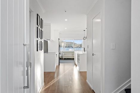 Photo of property in 15 Catherine Mclean Road, Pukekohe, 2120