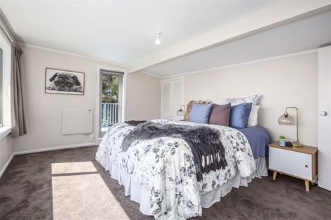 Photo of property in 14 Grays Road, Plimmerton, Porirua, 5026