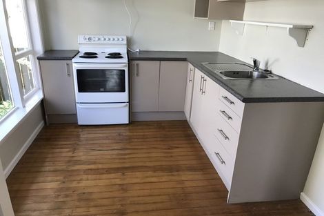 Photo of property in 2/14 Mona Vale, West Harbour, Auckland, 0618