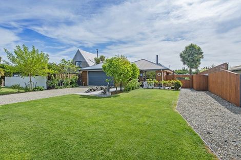 Photo of property in 27 Reserve Road, Waikuku Beach, 7473