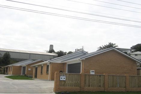 Photo of property in 9a Simons Street, Moturoa, New Plymouth, 4310