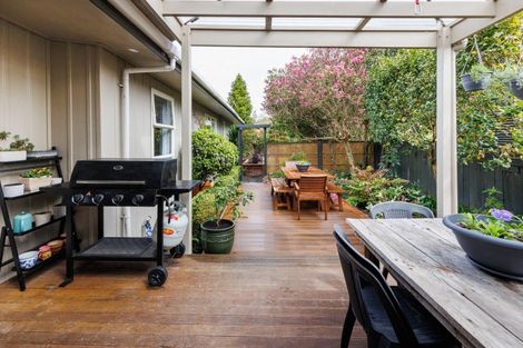 Photo of property in 121 Ruamahanga Crescent, Terrace End, Palmerston North, 4410