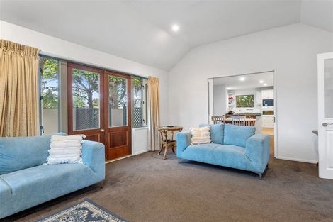 Photo of property in 124 Springfield Road, St Albans, Christchurch, 8014