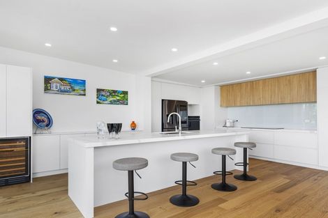 Photo of property in 32 Omokoroa Road, Omokoroa, 3114